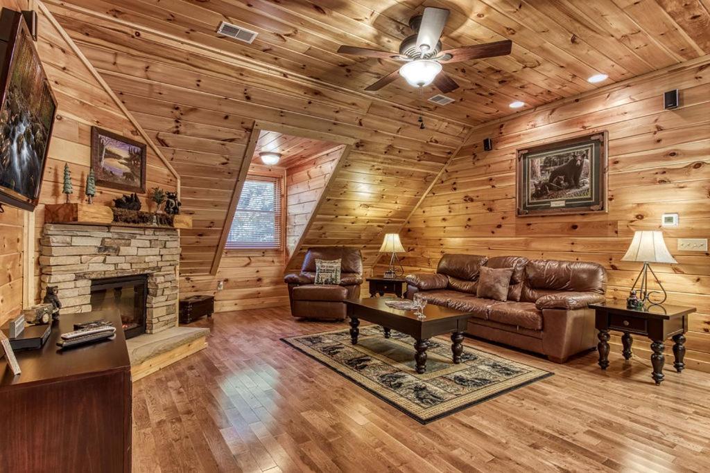Papa Bear, Hot Tub, Wifi, 1089 Free Tickets Each Paid Day, Dollywood And More Sevierville Luaran gambar