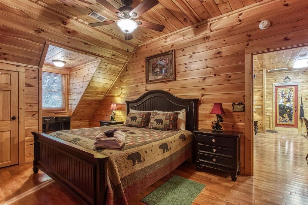 Papa Bear, Hot Tub, Wifi, 1089 Free Tickets Each Paid Day, Dollywood And More Sevierville Luaran gambar
