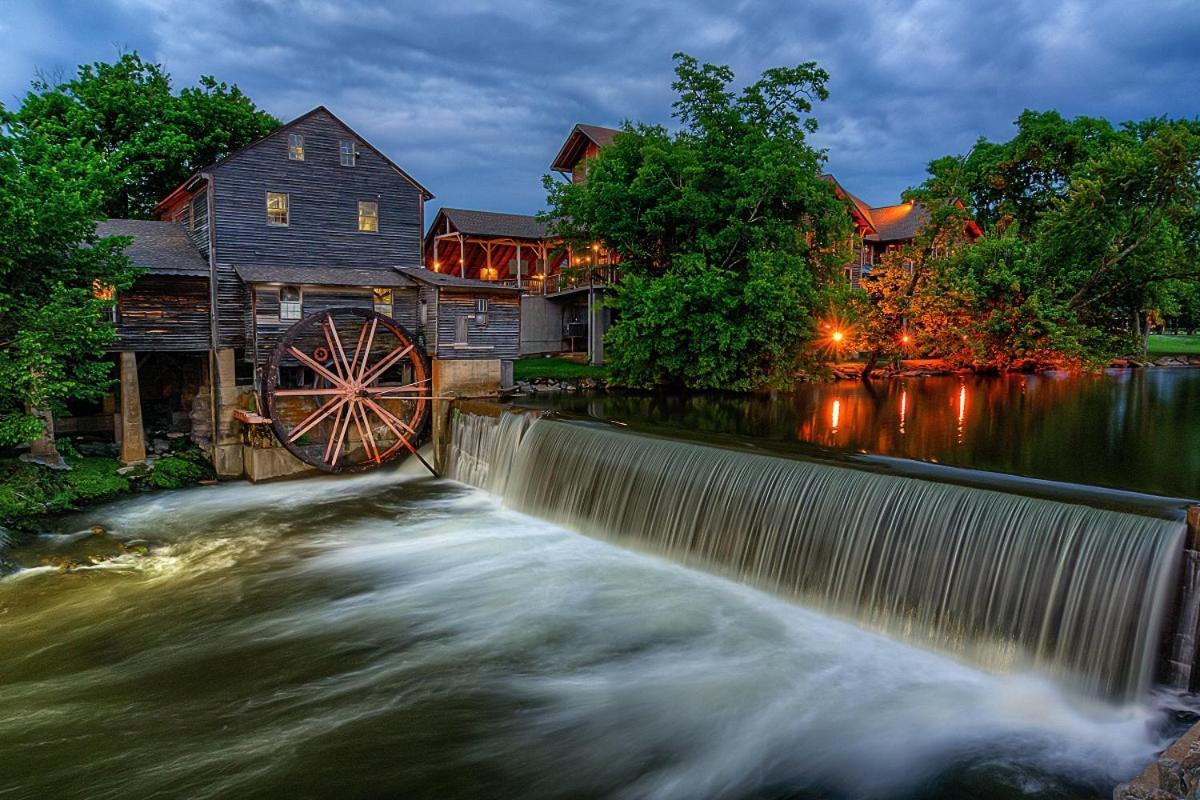 Papa Bear, Hot Tub, Wifi, 1089 Free Tickets Each Paid Day, Dollywood And More Sevierville Luaran gambar