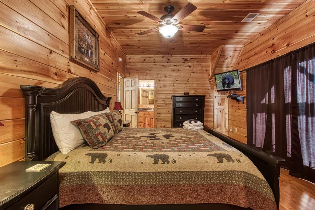 Papa Bear, Hot Tub, Wifi, 1089 Free Tickets Each Paid Day, Dollywood And More Sevierville Luaran gambar