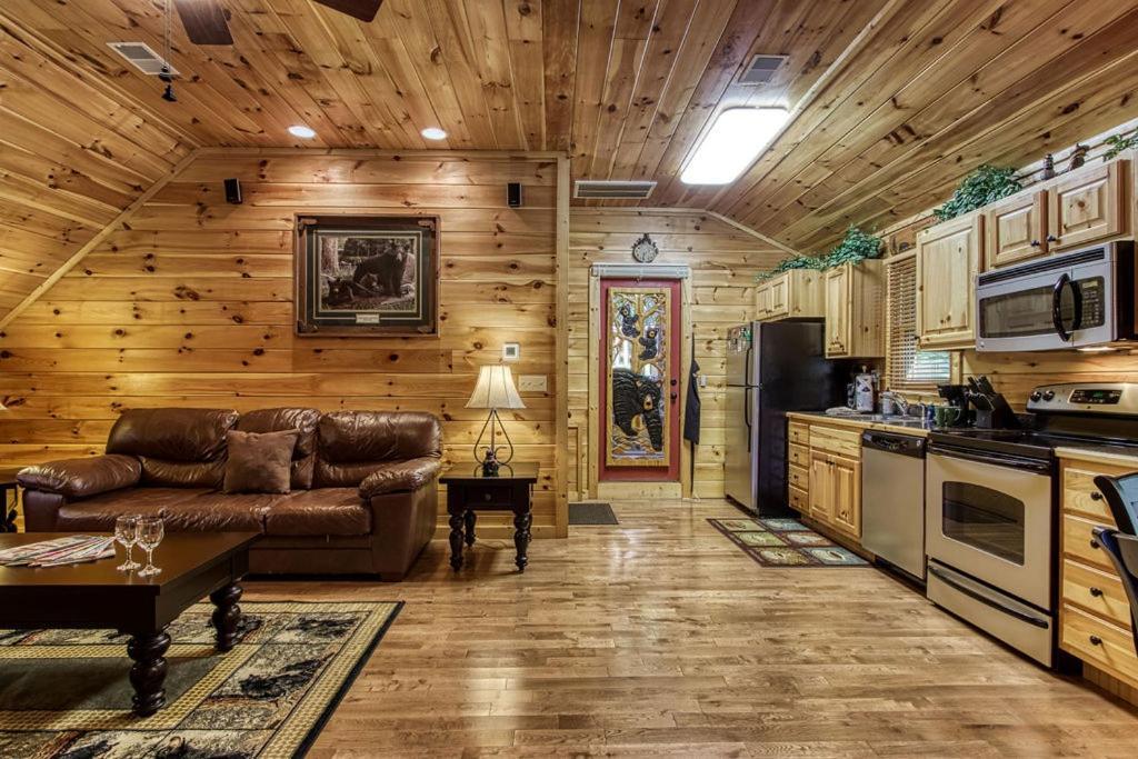 Papa Bear, Hot Tub, Wifi, 1089 Free Tickets Each Paid Day, Dollywood And More Sevierville Luaran gambar
