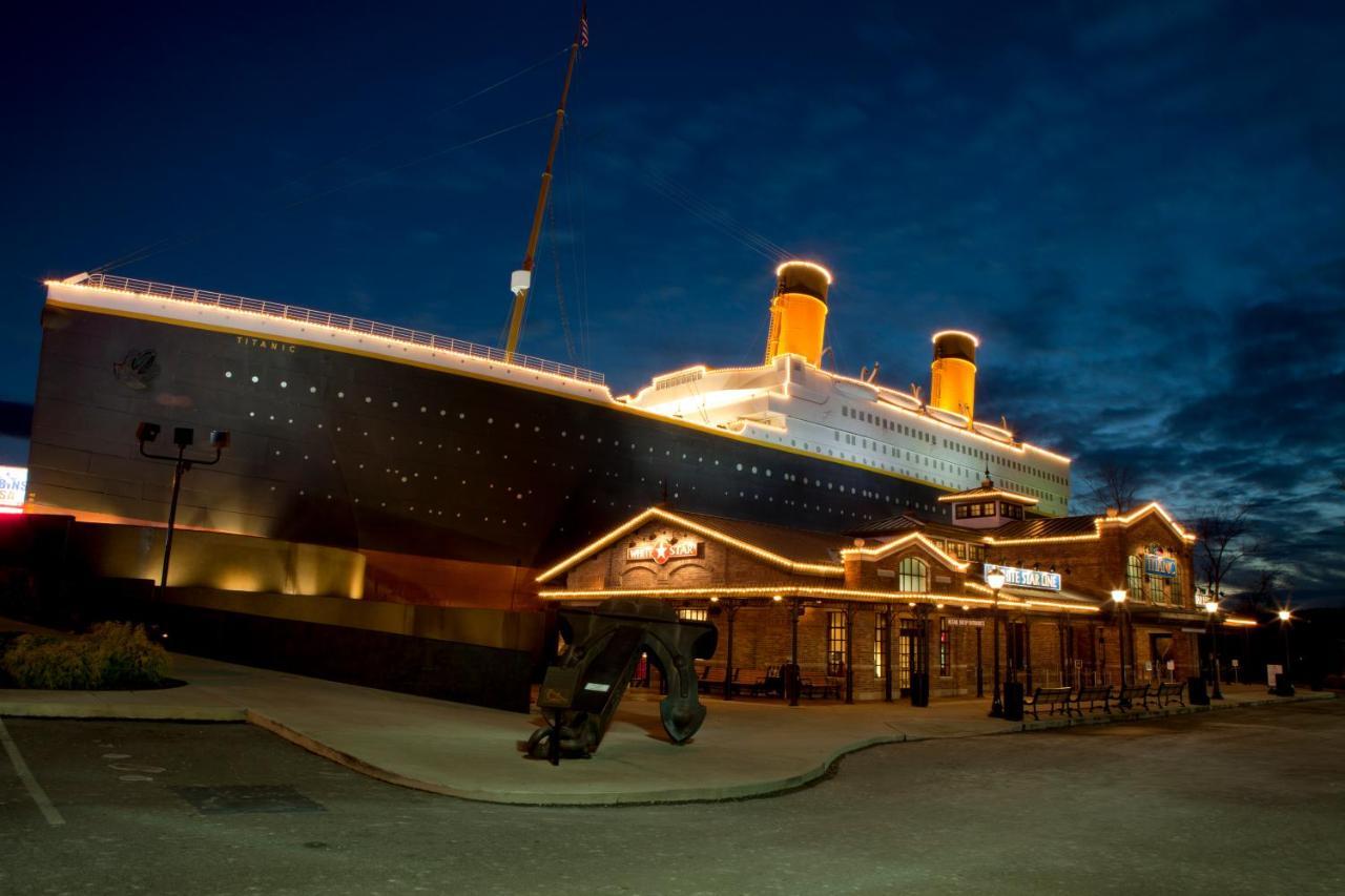 Papa Bear, Hot Tub, Wifi, 1089 Free Tickets Each Paid Day, Dollywood And More Sevierville Luaran gambar